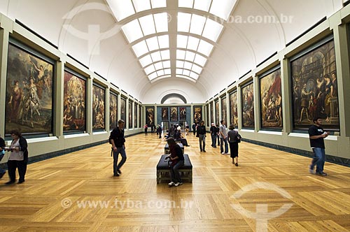  Assunto: Interior do Museu do Louvre - galeria dos quadros / Local: Paris -  França / Data: 14/09/2009 