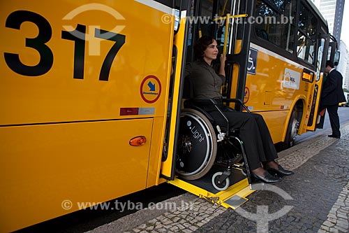  Assunto: Ônibus adaptado para portadores de necessidades especiais que utilizam cadeira de rodas  / Local:  Rio de Janeiro - RJ - Brasil  / Data: 04/06/2010 