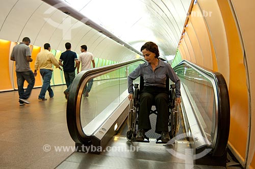  Assunto: Rampa rolante facilitando o acesso dos cadeirantes ao metrô na Estação Arcoverde  / Local:  Rio de Janeiro - RJ - Brasil  / Data: 08/06/2010 