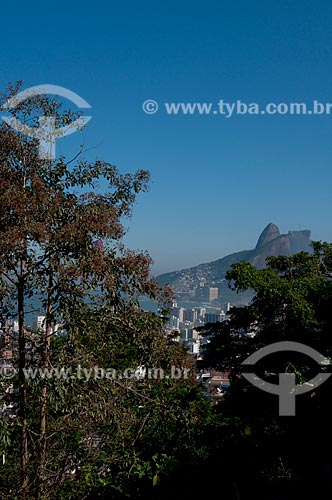  Assunto: Vista do Morro do Cantagalo com praia de Ipanema e Morro Dois Irmãos ao fundo  / Local:  Rio de Janeiro - RJ - Brasil  / Data: 06/2010 