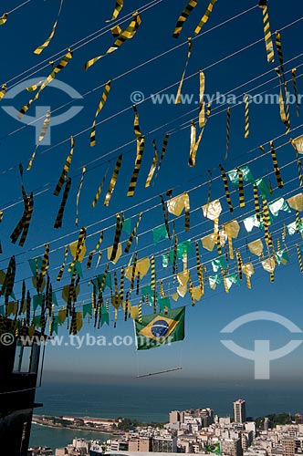  Assunto: Morro do Cantagalo durante a Copa do Mundo de 2010, praia de Copacabana e Ipanema ao fundo  / Local:  Rio de Janeiro - RJ - Brasil  / Data: 06/2010 