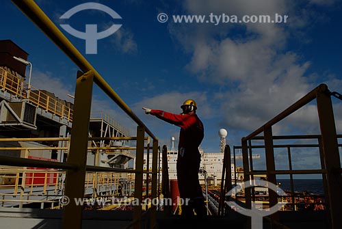  Assunto: Assistência médica aos trabalhadores embarcados no navio-plataforma de petróleo FPSO Fluminense da Shell  / Local:  Bacia de Campos - RJ - Brasil  / Data: 06/2010  