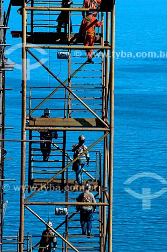  Assunto: Operário em andaime na construção  naval no estaleiro Brasfels   / Local:  Angra dos Reis - RJ - Brasil  / Data: 06/2010 