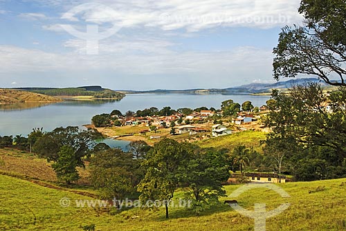  Assunto: Vista de Santo Hilário, um pequeno núcleo habitacional na margem da represa de Furnas  / Local:  Santo Hilário - Municipio de Pimenta - Minas Gerais - MG - Brasil  / Data: 07/2010 