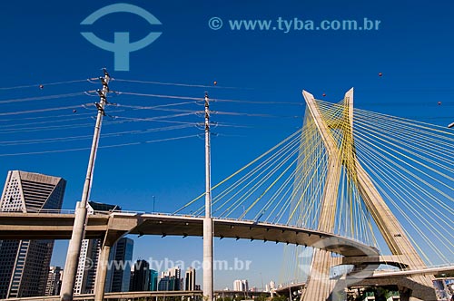  Assunto: Ponte Estaiada Otavio Frias de Oliveira, sobre o rio Pinheiros / Local: São Paulo - SP / Data: 06/2009 