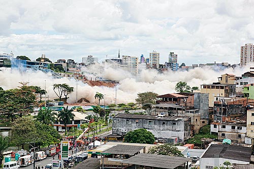  Assunto: Implosão do Estádio Fonte Nova  / Local:  Salvador - Bahia - BA - Brasil  / Data: 29/08/2010 