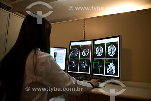  Assunto: PACS - Radiologia em ressonância magnética, sala de laudos do INCA - Instituto Nacional do Câncer  / Local:  Praça da Cruz Vermelha - Centro - Rio de Janeiro - RJ  / Data: 09/2010 