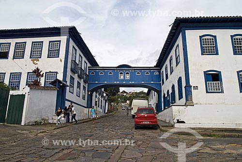  O Passadiço da Rua da Glória interliga dois sobrados históricos. Um dos prédios, de 1780, e o outro, de 1850. Hoje os prédios abrigam o Instituto Casa da Glória, de apoio à geologia, da UFMG   - Diamantina - Minas Gerais - Brasil