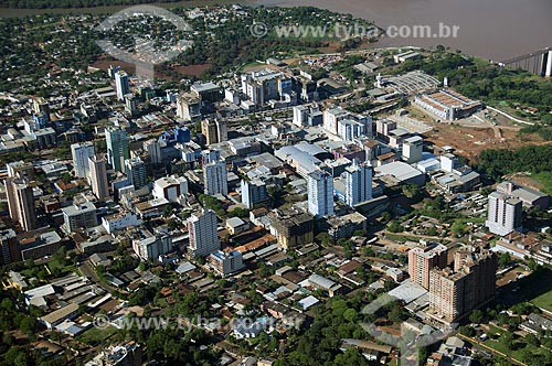  Assunto: Vista aérea da cidade de Ciudad del Este  / Local:  Ciudad del Este - Paraguai  / Data: 11/2009 