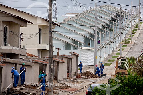  Assunto: Construção do condominio Residencial Andrea - Antiga Estrada Rio-São Paulo - Projeto Minha Casa Minha Vida  / Local:  Campo Grande- Rio de Janeiro - RJ  / Data: 24/11/2010 