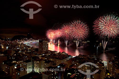  Queima de fogos na praia de Copacabana, durante o reveillon  - Rio de Janeiro - Rio de Janeiro - Brasil