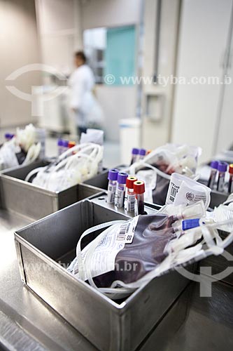  Assunto: Bolsas e tubos de sangue. Amostras prontas para serem encaminhadas para o laboratório  de sorologia -  HemoRio  / Local:  Rua Frei Caneca - Rio de Janeiro - RJ  / Data: 29/09/2010 