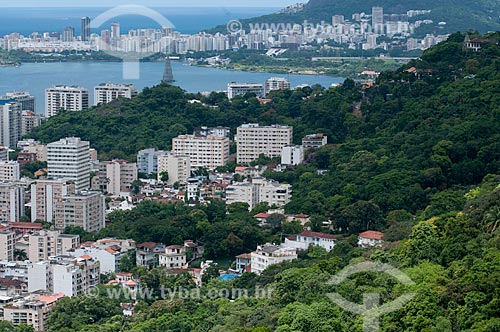  Assunto: Bairros do Humaitá e Lagoa vistos da Favela Santa Marta  / Local:  Rio de Janeiro - RJ - Brasil  / Data: 2011  