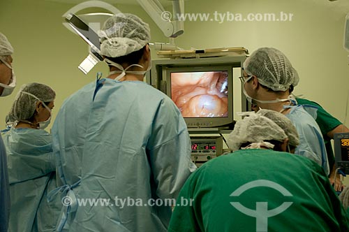  Assunto: Hospital Federal de Ipanema, centro cirurgico, cirurgia urologica, médicos em procedimento de prostatectomia  radical por video. / Local: Hospital Federal de Ipanema - Rio de Janeiro - RJ / Data: 10/2010 
