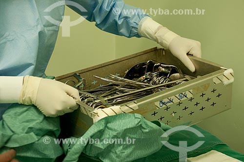  Assunto: Hospital Federal de Ipanema - centro cirúrgico - movimentação de caixa para instrumentação cirurgica.   / Local: Hospital Federal de Ipanema - Rio de Janeiro / Data: 10/2010 