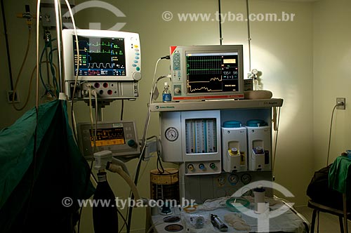  Assunto: Hospital Federal de Ipanema - Centro cirúrgico - Monitores digitais e bombas infusoras para medicações controladas / Local: Hospital Federal de Ipanema - Rio de Janeiro - RJ / Data: 10/2010 