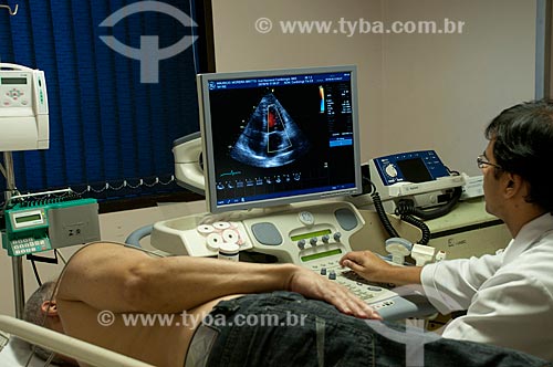  Assunto: Instituto Nacional de Cardiologia Laranjeiras - Ecocardiografista realizando Ecodopplecardiograma. / Local: Laranjeiras - Rio de Janeiro - RJ - Brasil / Data: 10-2010. 