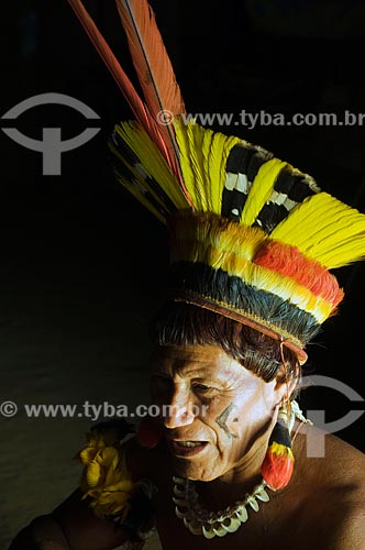  Assunto: Índio Dyaua Kalapalo - Adeia Kalapalo - Parque Indígena do Xingu  / Local:  Querência - Mato Grosso - MT  / Data: 07/2009 
