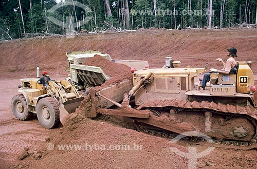  Assunto: Fotos históricas - Construção da Rodovia Transamazônica (BR-230)  / Local:  Amazonas - AM - Brasil  / Data: Década de 70 