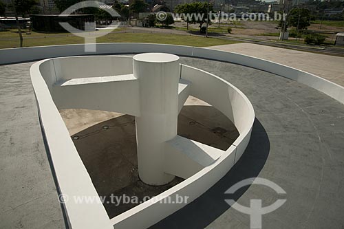  Assunto: Rampa de acesso à sede da Fundação Oscar Niemeyer no Caminho Niemeyer - Projeto de Oscar Niemeyer  / Local:  Niterói - Rio de Janeiro - RJ  / Data: 02/2007 