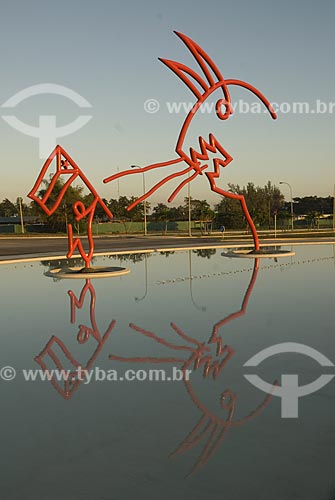  Assunto: Escultura de Oscar Niemeyer em Cuba - Alegoria da resistência cubana frente ao Imperialismo  / Local:  Havana - Cuba  / Data: 2008 