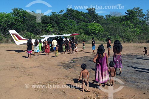  Avião na aldeia Aiha Kalapalo - Parque Indígena do Xingu  - Querência - Mato Grosso - Brasil