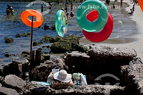  Assunto: Bóias na praia da Urca  / Local:  Urca - Rio de Janeiro - RJ - Brasil  / Data: 02/2010 