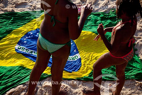  Banhistas na Praia do Arpoador  - Rio de Janeiro - Rio de Janeiro - Brasil