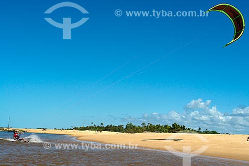  Assunto: Kitesurf na foz do Rio Caraíva  / Local:  Caraíva - Bahia - BA - Brasil  / Data: 07/2008 