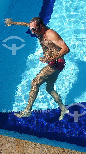  Assunto: Homem nadando no clube Caiçaras / Local: Rio de Janeiro - RJ - Brasil  / Data: 10/2009 