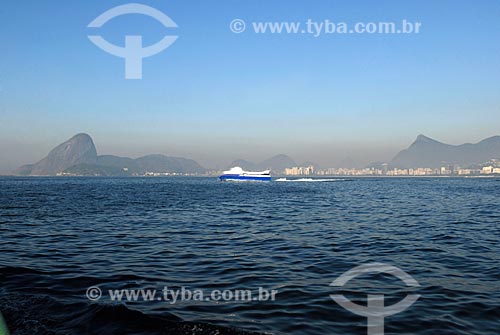  Assunto: Barca Rio-Niterói atravessando a Baía de Guanabara  / Local: Rio de Janeiro - RJ - Brasil  / Data: 09/2009 