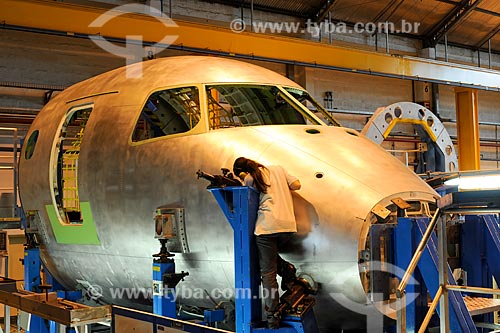  Assunto: Fabricação de avião na indústria aeronáutica Embraer / Local: São José dos Campos (SP) - Brasil / Data: 08/2010 