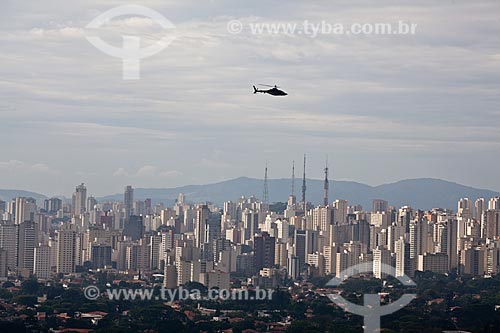  Assunto: Helicóptero sobrevoando São Paulo / Local: São Paulo (SP) - Brasil / Data: 03/2011 