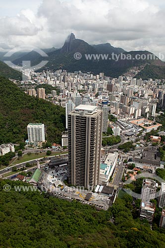  Assunto: Vista aérea da Torre do Rio Sul com Morro do Corcovado ao fundo / Local: Botafogo - Rio de Janeiro (RJ) - Brasil / Data: 03/2011 