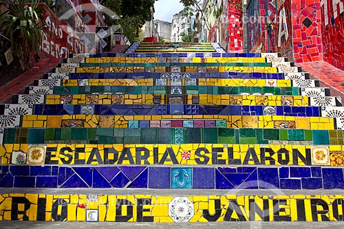  Assunto: Escadaria decorada com Azulejos - Escadaria Selarón / Local: Lapa  -  Rio de Janeiro  -  RJ - Brasil / Data: 02/2011 