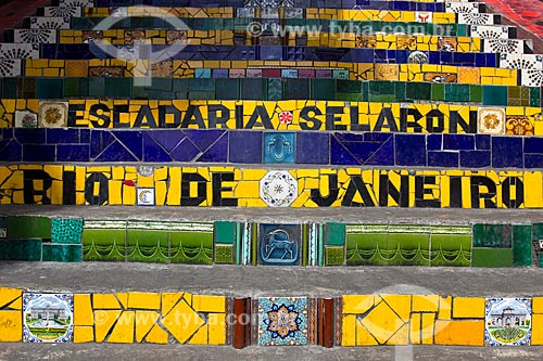  Assunto: Escadaria decorada com Azulejos - Escadaria Selarón / Local: Lapa  -  Rio de Janeiro  -  RJ - Brasil / Data: 02/2011 