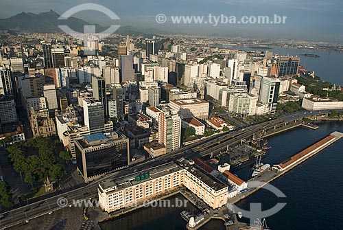  Assunto: Vista aérea da Avenida Perimetral e do Hospital Maternidade Oswaldo Nazareth / Local: Centro - Rio de Janeiro (RJ) - Brasil  / Data: 11/2009 