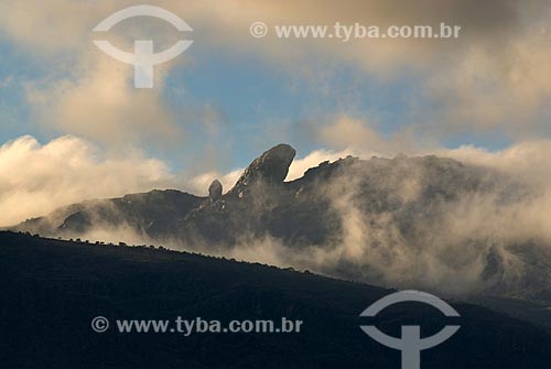  Assunto: Pico do Itacolomi com nuvens / Local: Ouro Preto - Minas Gerais (MG) - Brasil / Data: 02/2008 