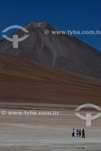 Assunto: Turistas na Lagoa Branca (Laguna Blanca)  / Local: Bolívia - América do Sul / Data: 01/2011 
