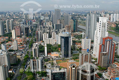 Assunto: Vista aérea da Avenida Engenheiro Luiz Carlos Berrini próxima a Marginal  Pinheiros / Local: São Paulo (SP) - Brasil / Data: 03/2007 