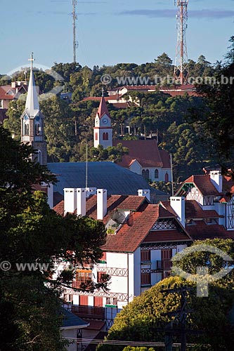  Assunto: Vista de cima da cidade de Gramado - Detalhe para casarão no estilo enxaimel / Local: Gramado - Rio Grande do Sul (RS) - Brasil / Data: 03/2011 