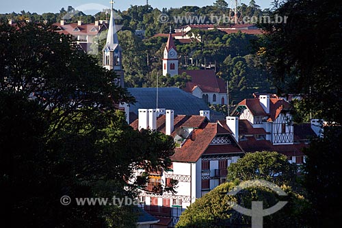  Assunto: Vista de cima da cidade de Gramado - Detalhe para casarão no estilo enxaimel / Local: Gramado - Rio Grande do Sul (RS) - Brasil / Data: 03/2011 