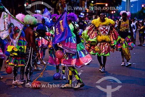  Assunto: Folião fantasiado de Clóvis ou Bate-Bola no carnaval de rua - Avenida Rio Branco / Local: Centro - Rio de Janeiro (RJ) - Brasil / Data: 03/2011 