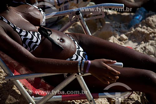  Assunto: Mulher usando biquini com estampa do calçadão de Copacabanana / Local: Copacabana - Rio de Janeiro (RJ) - Brasil / Data: 02/2011 