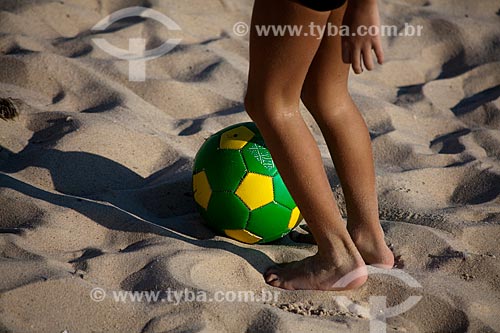  Assunto: Futebol de areia na Praia do Arpoador / Local: Ipanema - Rio de Janeiro (RJ) - Brasil / Data: 02/2011 