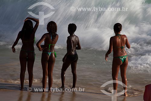  Assunto: Banhistas na Praia de Ipanema / Local: Ipanema - Rio de Janeiro (RJ) - Brasil / Data: 02/2011 