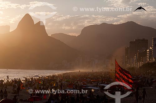  Assunto: Praia de Ipanema com Morro Dois Irmãos ao fundo / Local: Ipanema - Rio de Janeiro (RJ) - Brasil / Data: 02/2011 