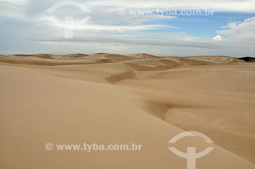  Assunto: Vista de dunas do Parque Nacional dos Lençóis Maranhenses / Local: Vilarejo Caburé - Maranhão (MA) - Brasil / Data: 07/2011 