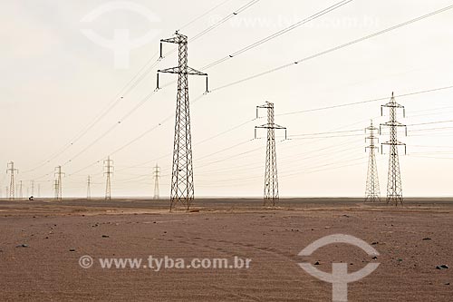  Assunto: Torres de transmissão de energia elétrica no Deserto de Atacama / Local: Mejillones - Antofagasta - Chile - América do Sul / Data: 08/2011 