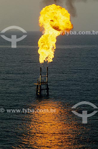  Assunto: Produção de petróleo em alto mar - Bacia de Campos / Local: Campos dos Goytacazes - Rio de Janeiro (RJ) - Brasil / Data: 1995 